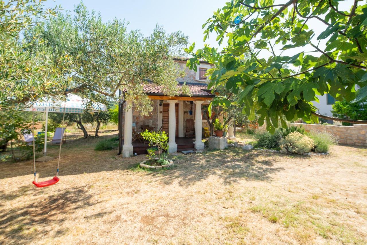 Villa Flaveico Pasman Exterior photo